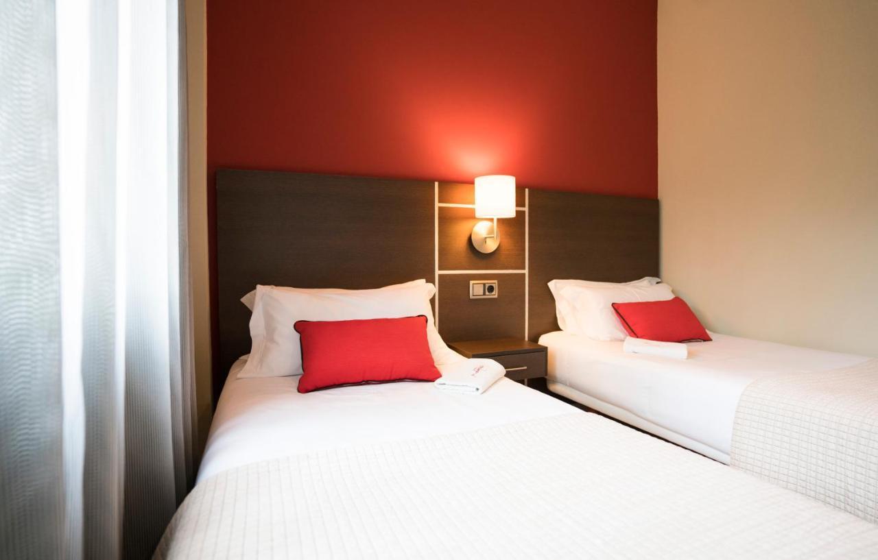 פורטונובו Hotel Piramide 2 מראה חיצוני תמונה